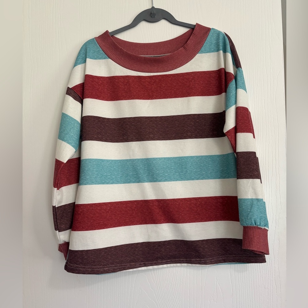 Medium Boutique Striped Long Sleeve Sweater Overzied Cozy Women’s Crew Neck Fall